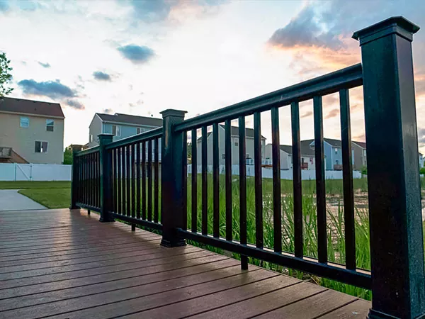 কেন মেটাল রেলিং একটি অপরিহার্য 'নিরাপত্তা বাধা'?