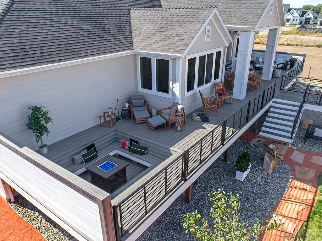 কিভাবে ডেক রেলিং পরিষ্কার এবং বজায় রাখা?